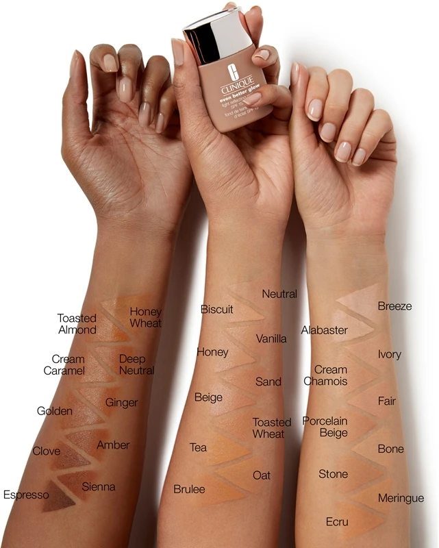 Clinique Even Better™ Glow Light Reflecting Makeup SPF 15 – Image 3
