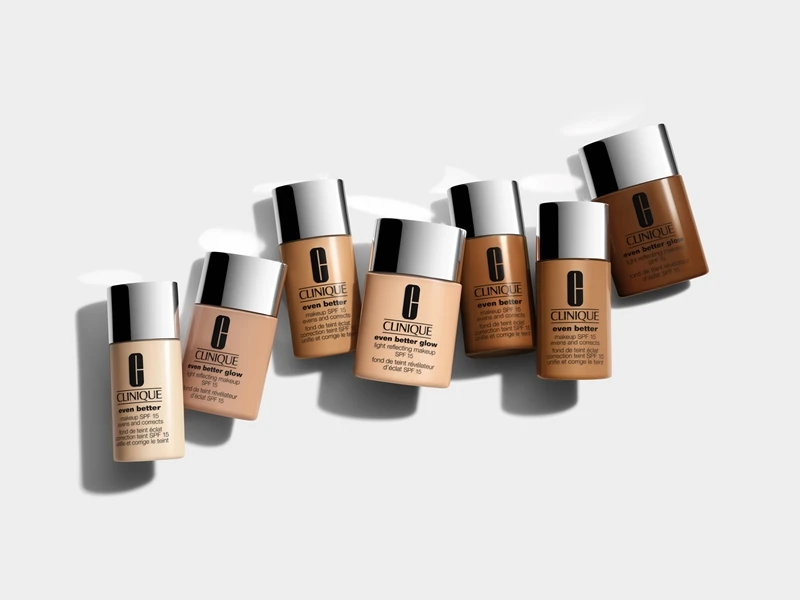 Clinique Even Better™ Glow Light Reflecting Makeup SPF 15 – Image 4